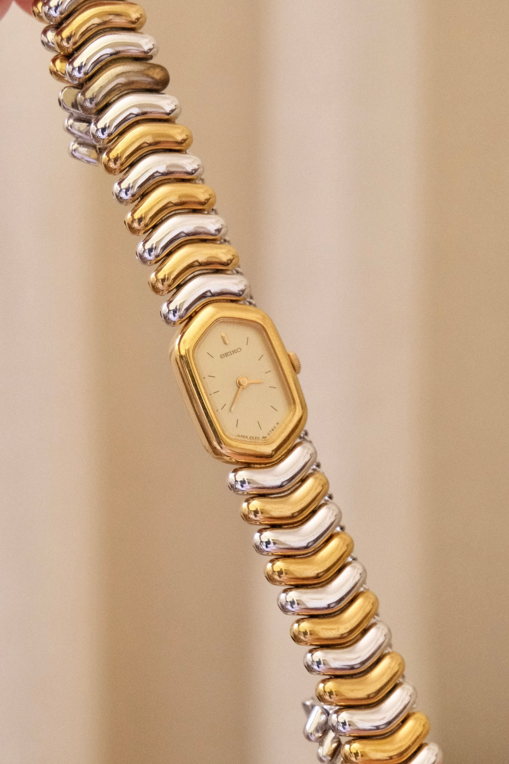 Vintage 1990s Seiko Two Tone Ladies Watch 2E20-562A – Working Quartz Dress Watch