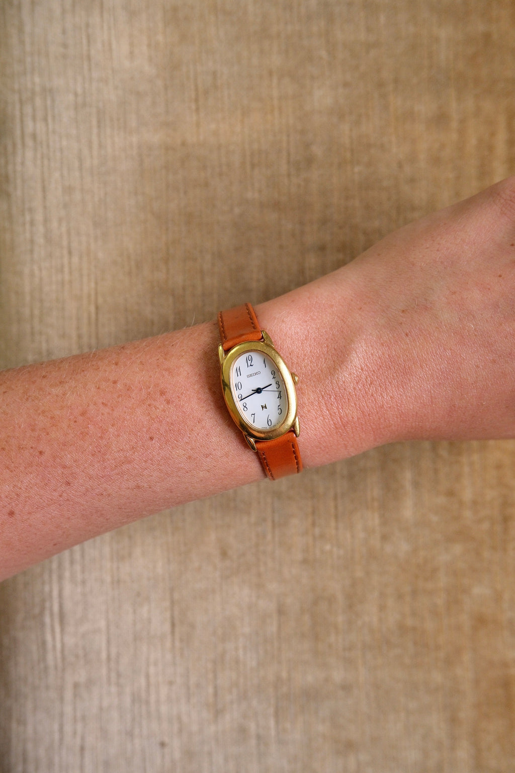 Vintage Ladies Seiko Noie Oval ‘Baignoire’ Style Leather Strap Gold Watch Working