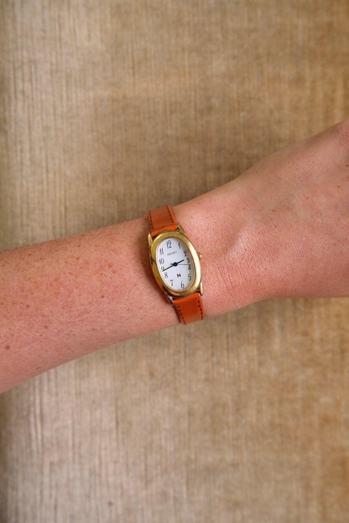 Vintage Ladies Seiko Noie Oval ‘Baignoire’ Style Leather Strap Gold Watch Working