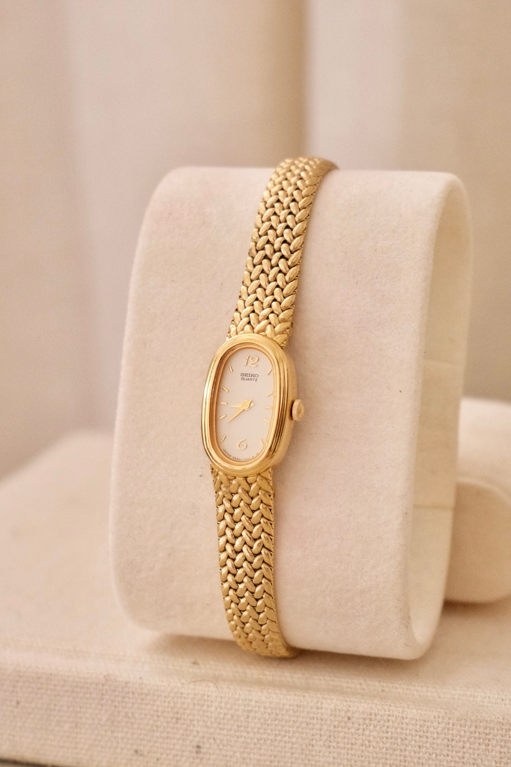 1980s/90s Near Mint Ladies Gold Dainty Seiko Watch in Box