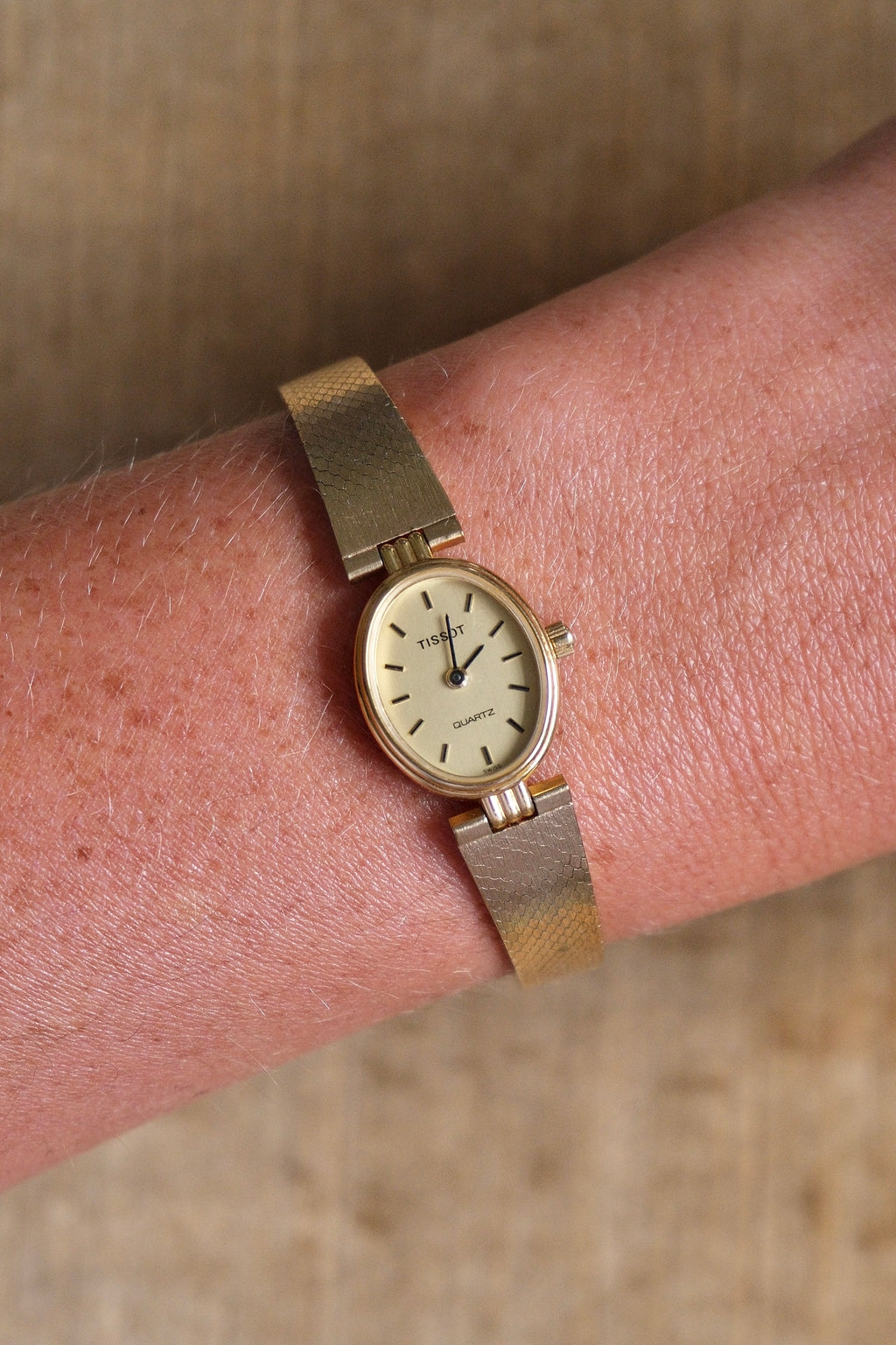 Vintage 1980s Tissot Ladies Gold Oval Watch - Swiss Quartz Cocktail Dress Wristwatch with Integrated Mesh Pattern Mesh Bracelet
