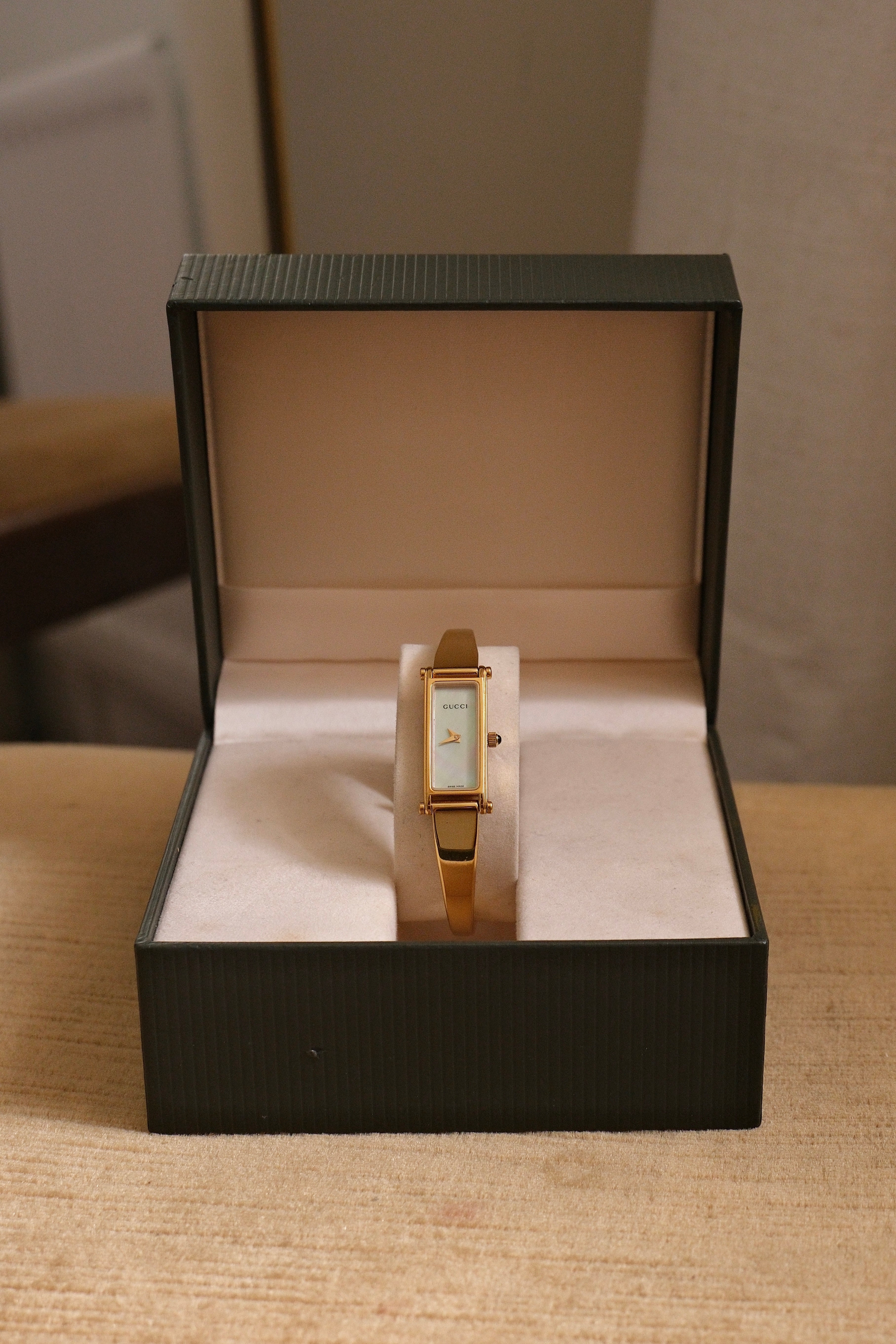 Vintage Gucci 1500L Gold Bangle Watch with Mother of Pearl Dial, 90s Quartz Working in Box
