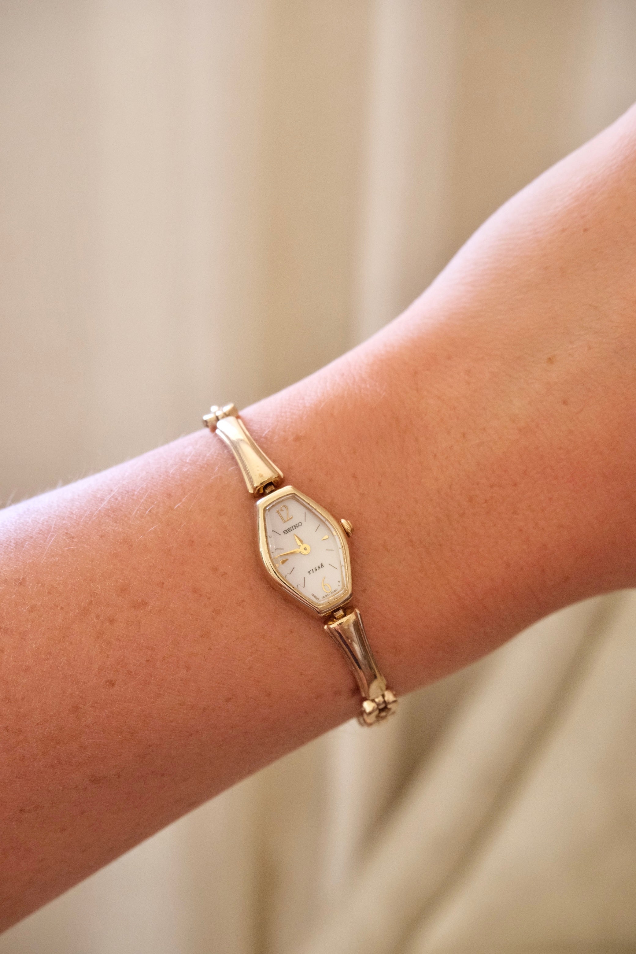 Rare Vintage 1990s Seiko Tisse Petite Gold Ladies Watch Working