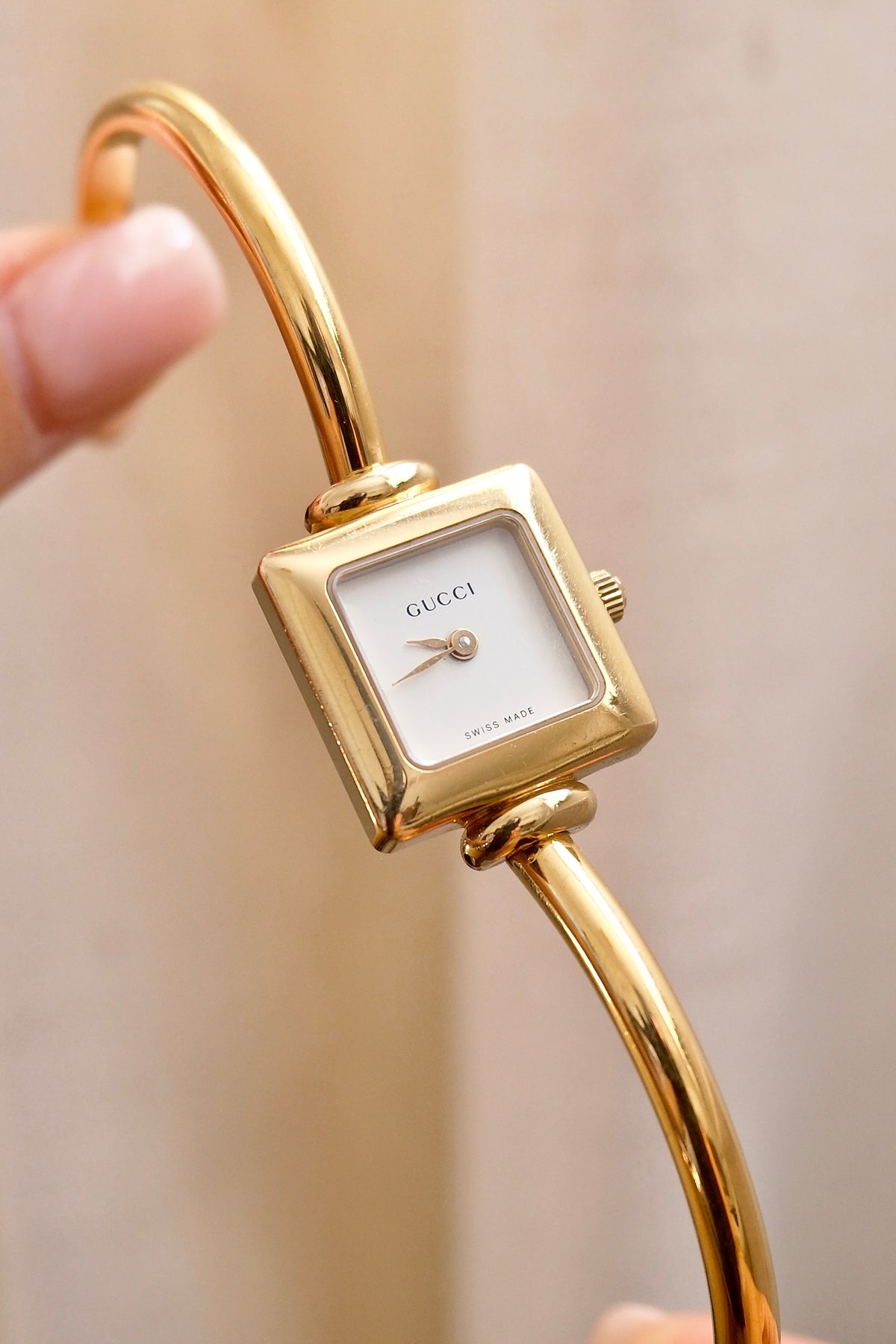 Rare Vintage Ladies 1900L Square Gold Bangle Gucci Watch