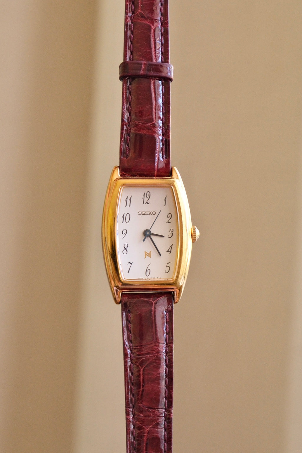 Near Mint Vintage 90s Seiko Noie Baignoire Style Burgendy Leather Strap Watch Working