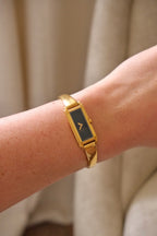 NEAR MINT 1990s Vintage Gold 1900L Gucci Black Dail Wrist Watch Ladies