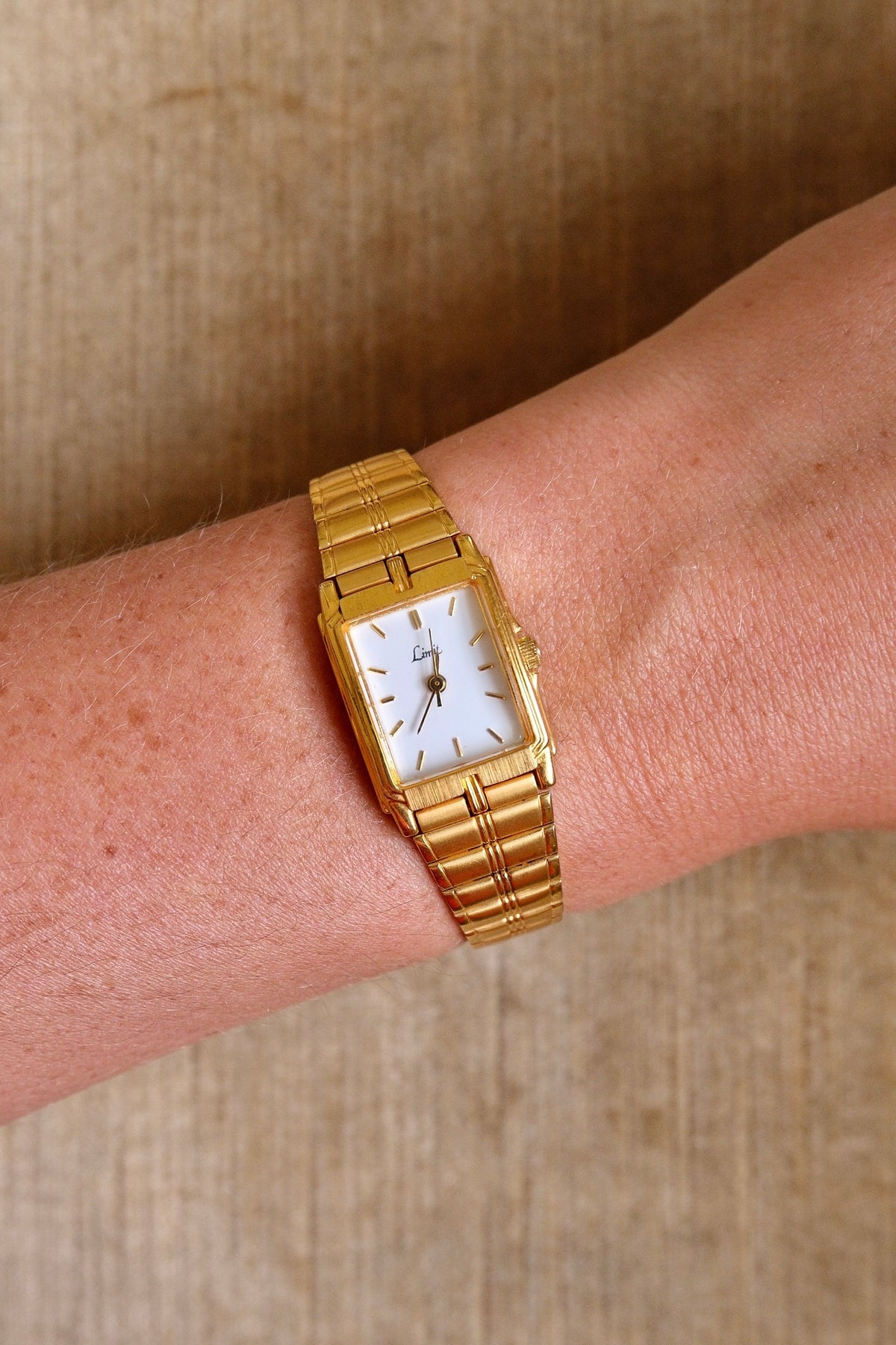 Vintage Ladies Gold Limit Women’s Quartz Watch