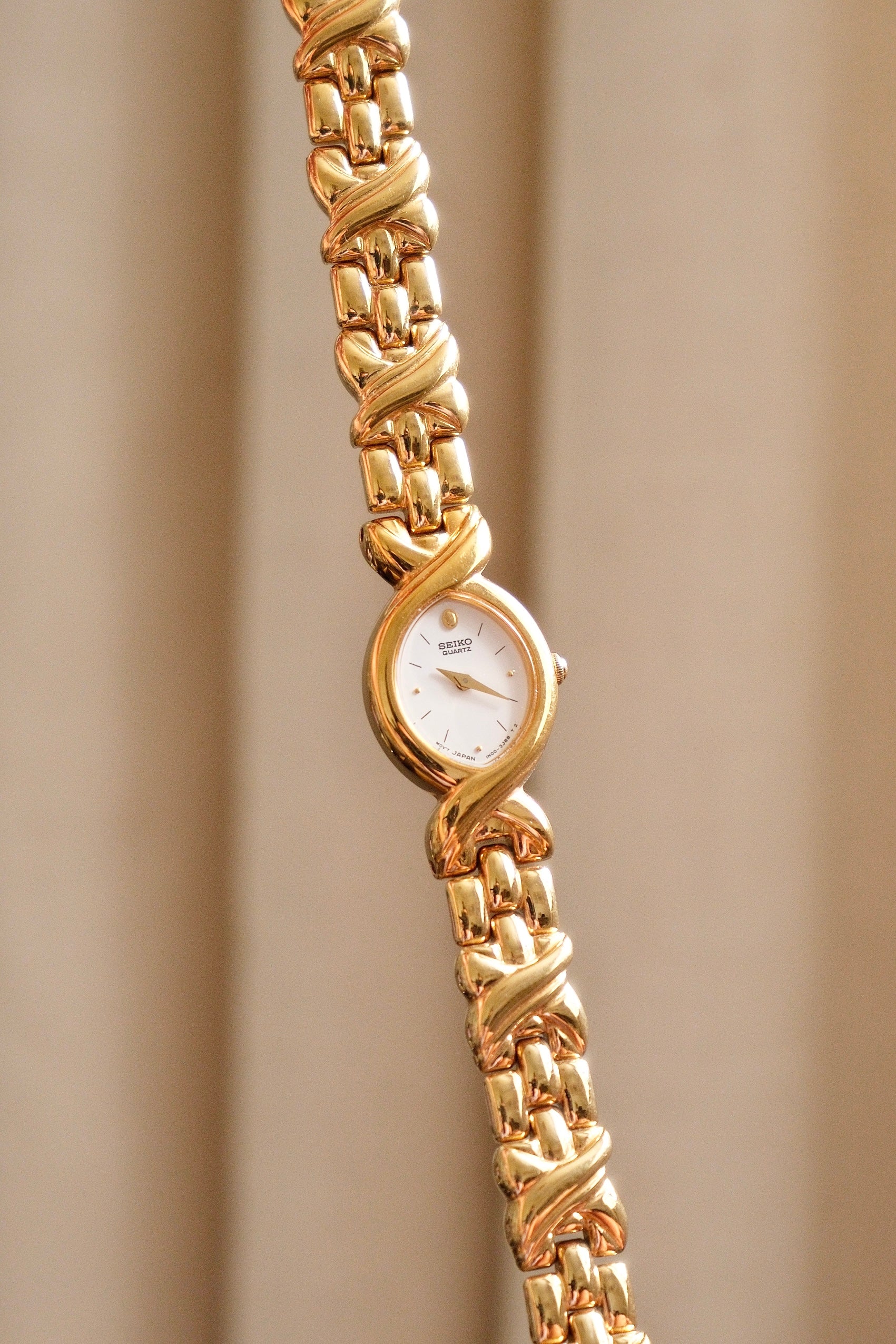 90s Vintage Ladies Gold Unique Seiko Quartz Watch Working