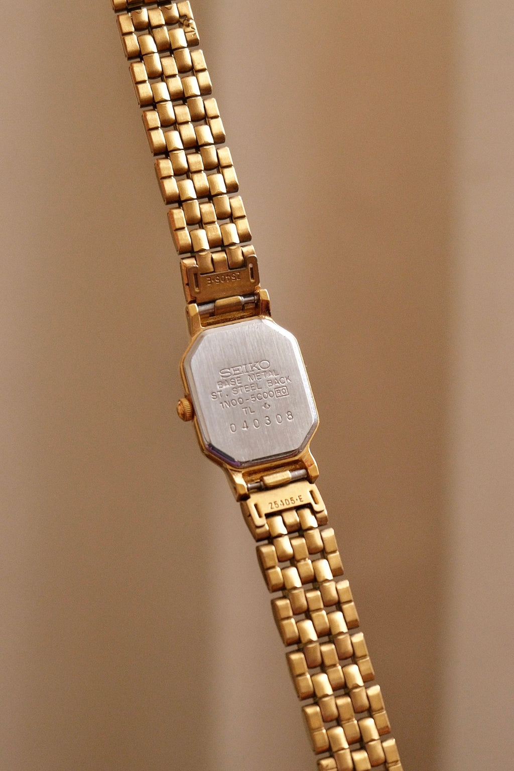 90s Ladies Petite Gold Seiko Quartz Watch