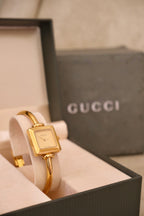 Rare Vintage Ladies 1900L Gold Bangle Gucci Watch In Box
