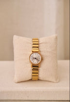Vintage Timex Mechanical Ladies Gold Watch on a Stretch Watch Band Working
