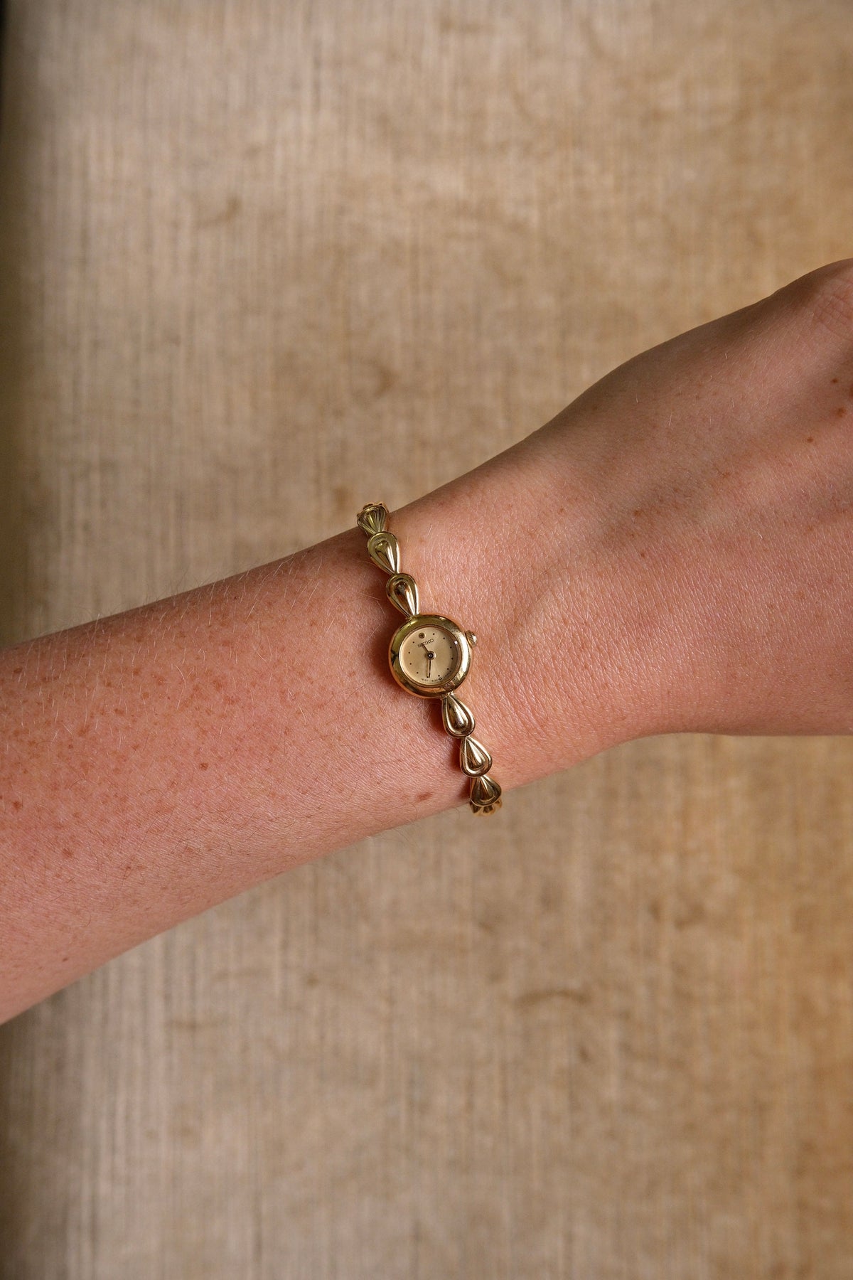 Rare Vintage Petite Tiny Gold Tear Drop Bracelet Seiko Watch