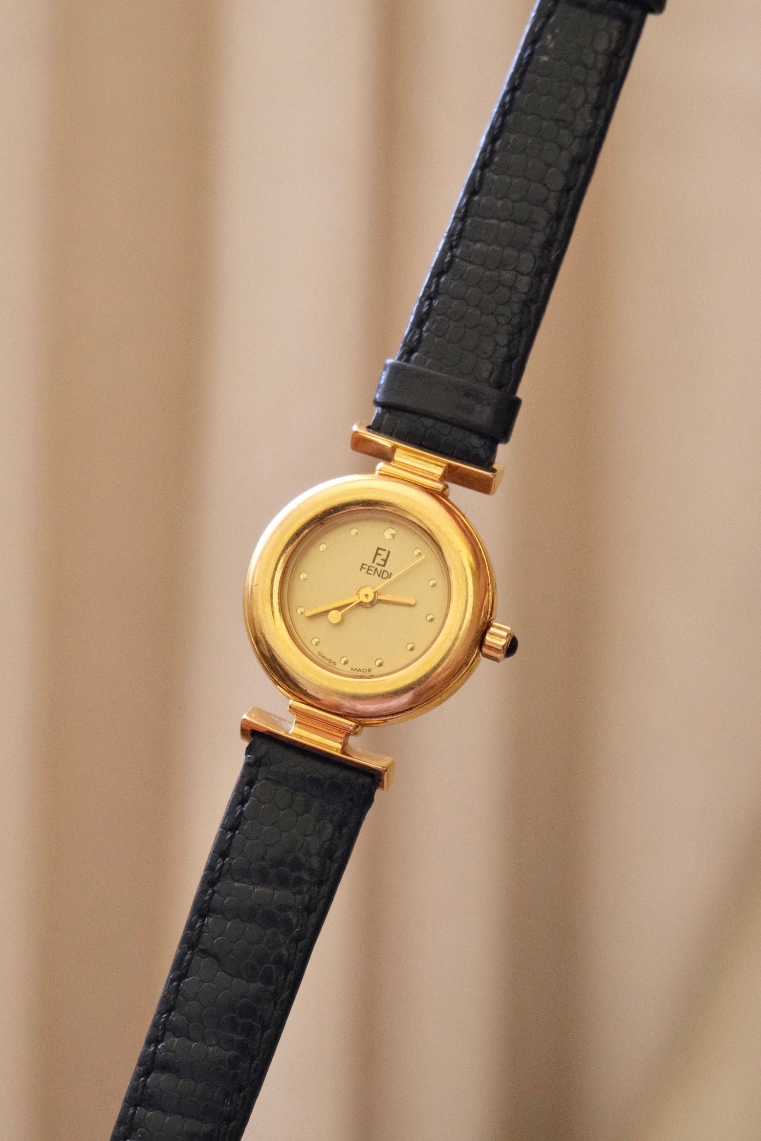 Fendi Orologi 320L Vintage Ladies Gold Champange Dial Leather Strap Watch In Box Working
