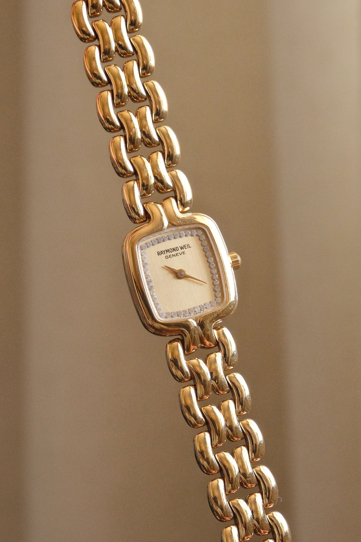 Rare vintage 18k gold plated champagne dial Raymond Weil  watch working