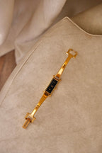 Vintage Ladies 1500L Gold Gucci Horsebit Watch with Black Dial in Box