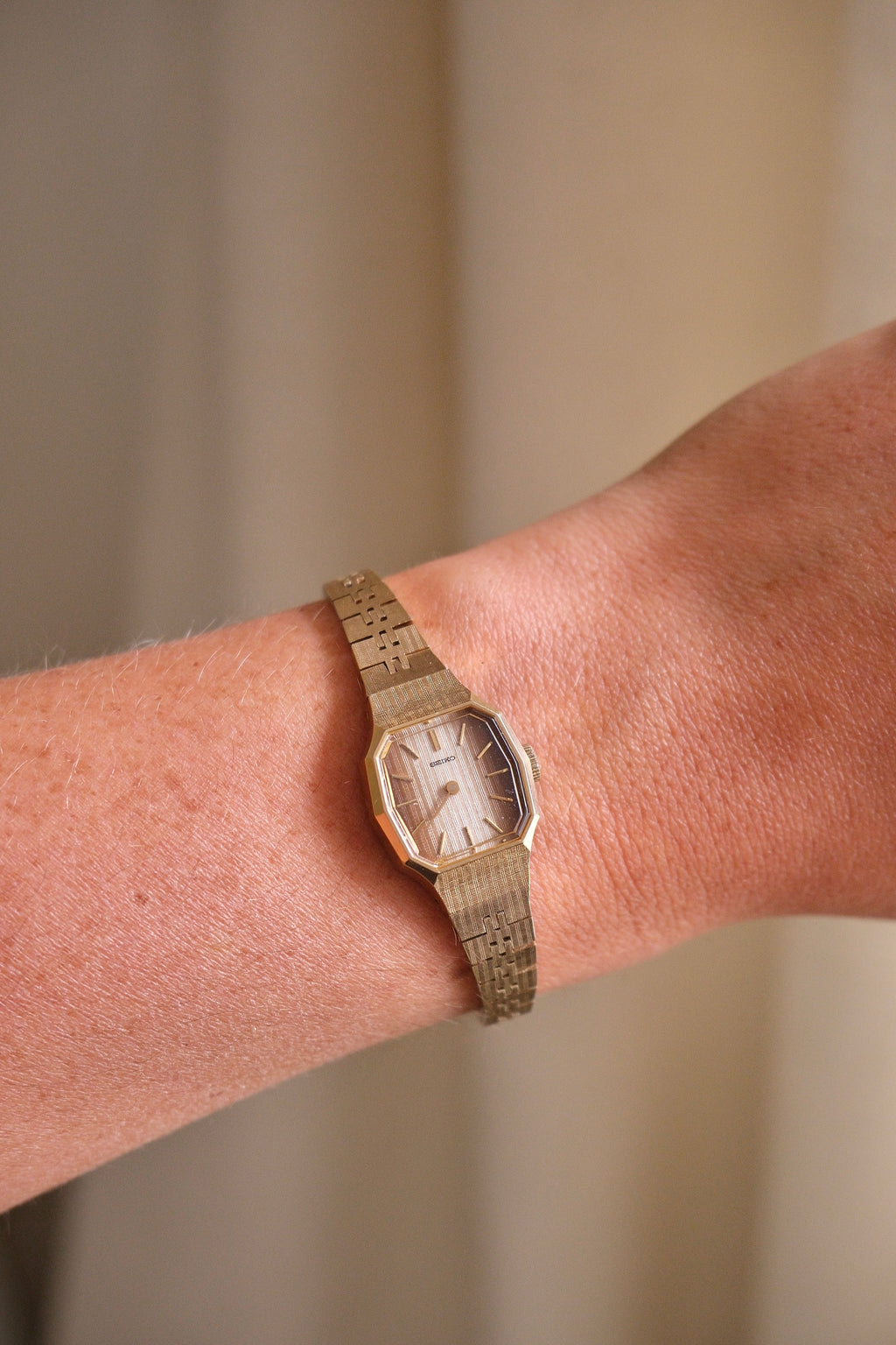 70s Vintage Rare Seiko Mechanical Wind Octagonal Textured Dial Cocktail Watch Working