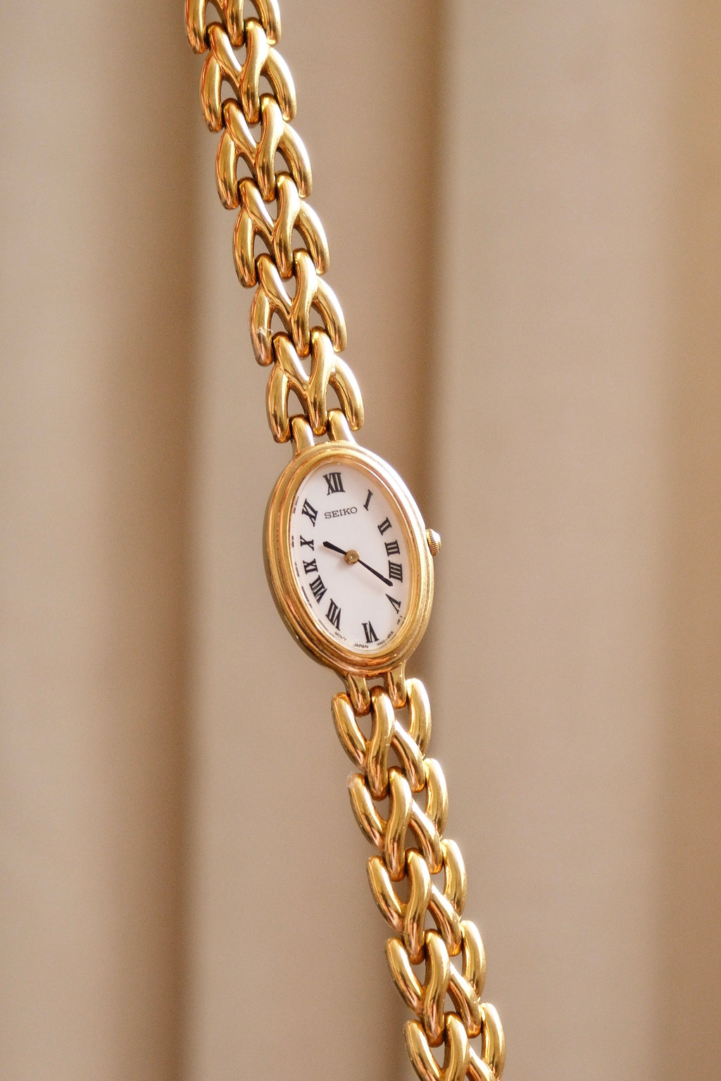 90s Vintage Ladies Oval Gold Seiko Watch White Dial Roman Numerals