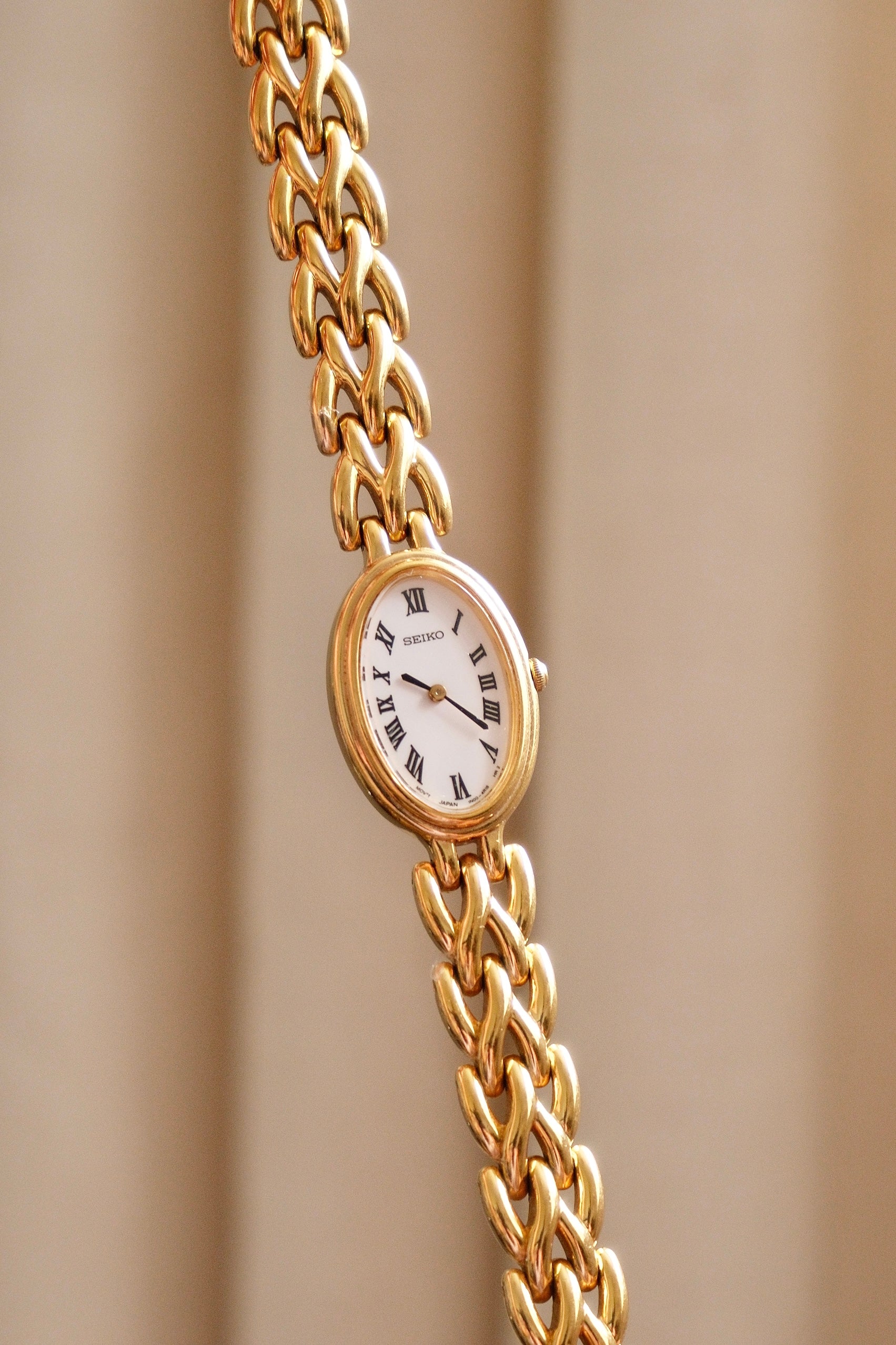 90s Vintage Ladies Oval Gold Seiko Watch White Dial Roman Numerals