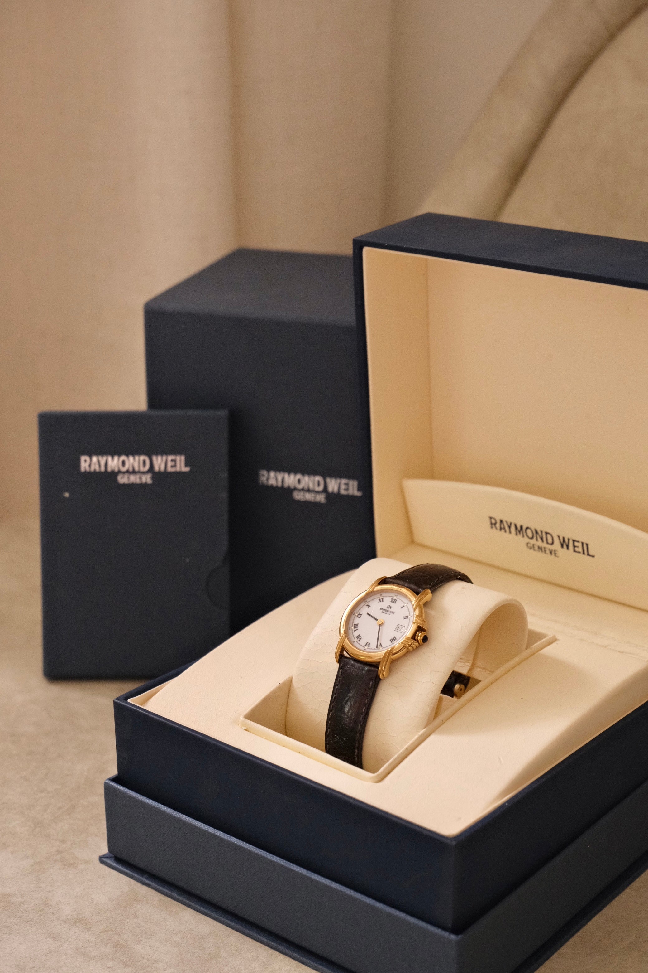 Ladies Raymond Weil Vintage Genève 9955 18k Gold Plated Quartz Watch With Authentic  Blue Cabochon Sapphire Crown with Box and Papers