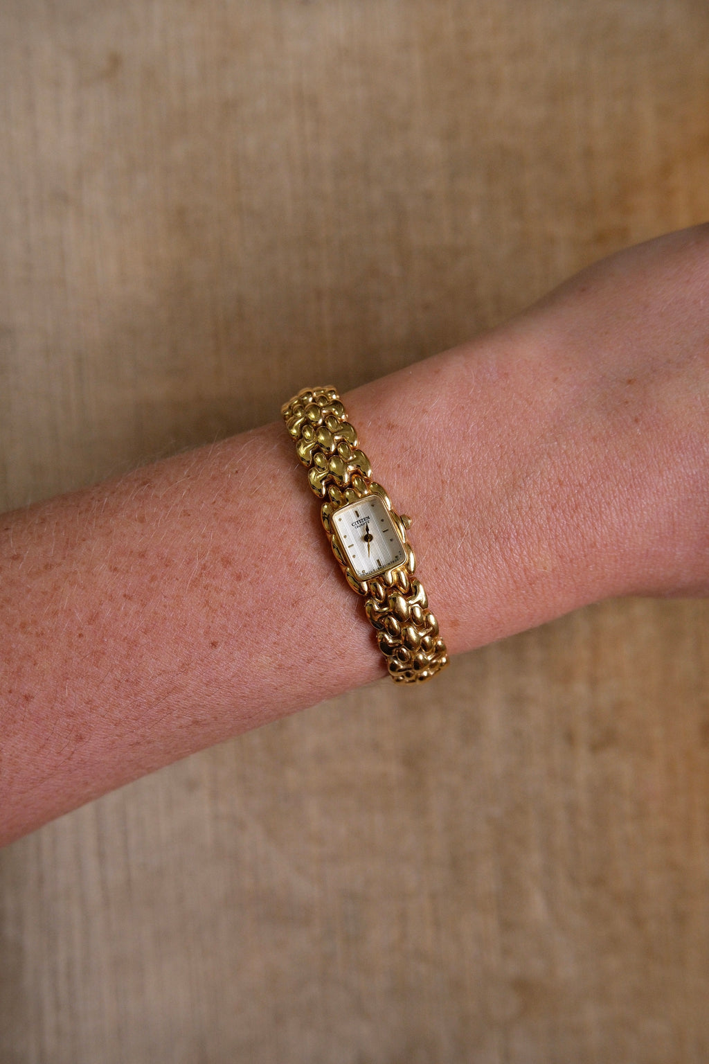 Rare Vintage Ladies Petite Citizen Tank Style Gold Watch