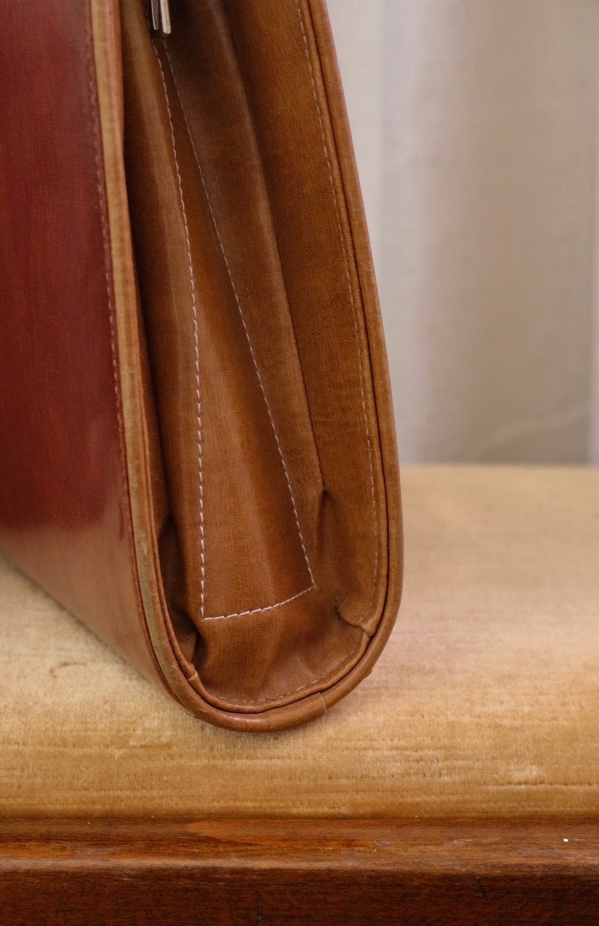 Rare Vintage Gucci Brown Leather Shoulder Bag Made in Italy Circa Late 1980s