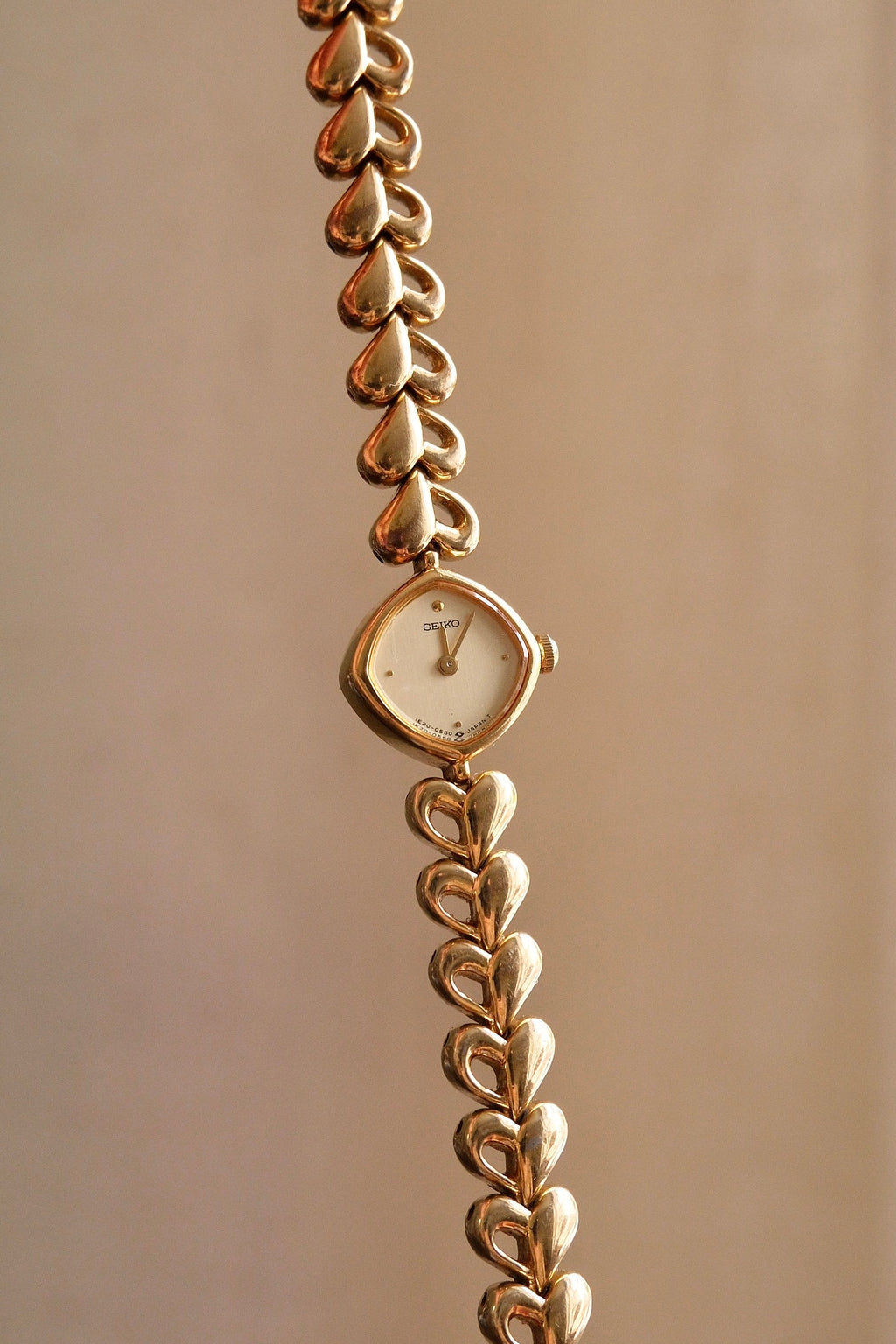 Vintage Rare Petite & Tiny 90s Gold Ladies Seiko Quartz Watch, Heart Pattern Bracelet