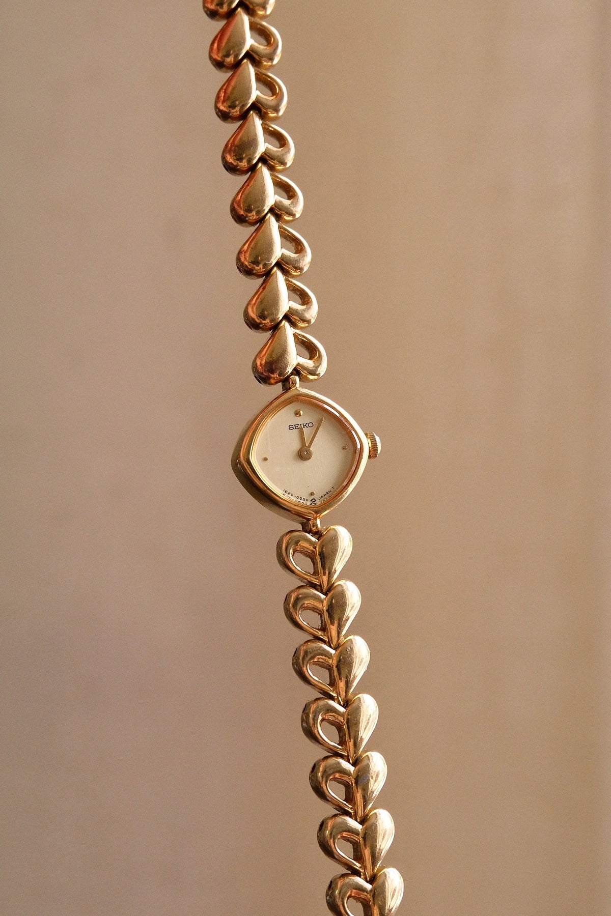 Vintage Rare Petite & Tiny 90s Gold Ladies Seiko Quartz Watch, Heart Pattern Bracelet