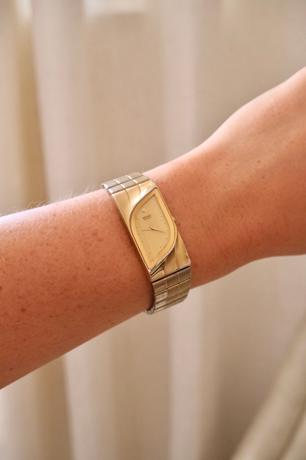 Rare Collectible Vintage 1990s Seiko Rivoli Quartz Watch Gold Asymmetrical Bracelet