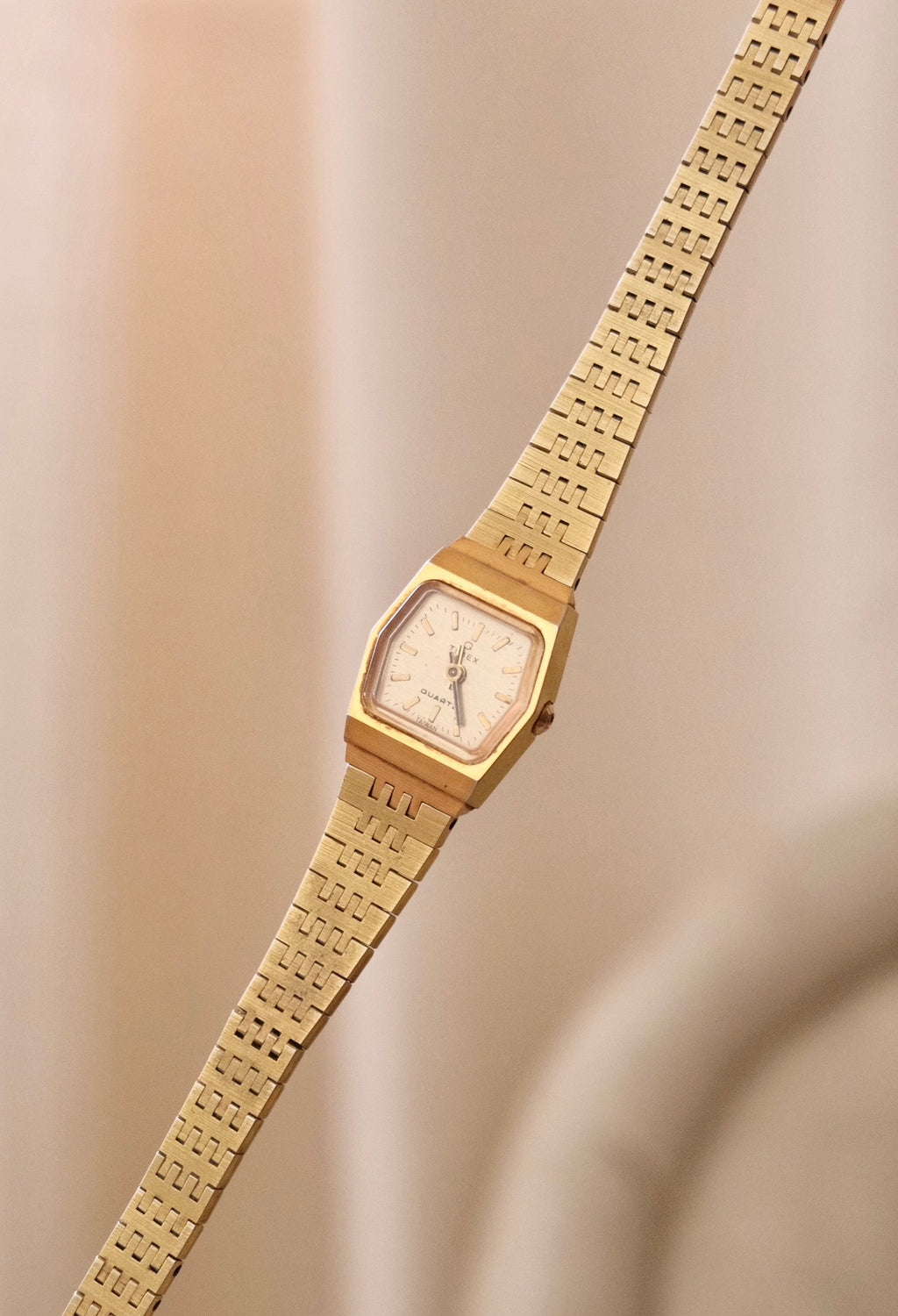 Ladies vintage Timex Kcell Face gold watch box and papers working