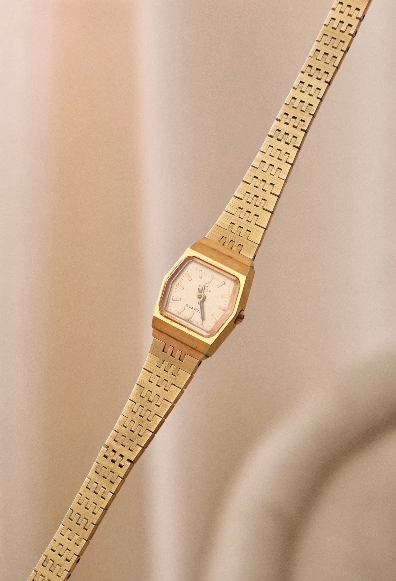 Ladies vintage Timex Kcell Face gold watch box and papers working