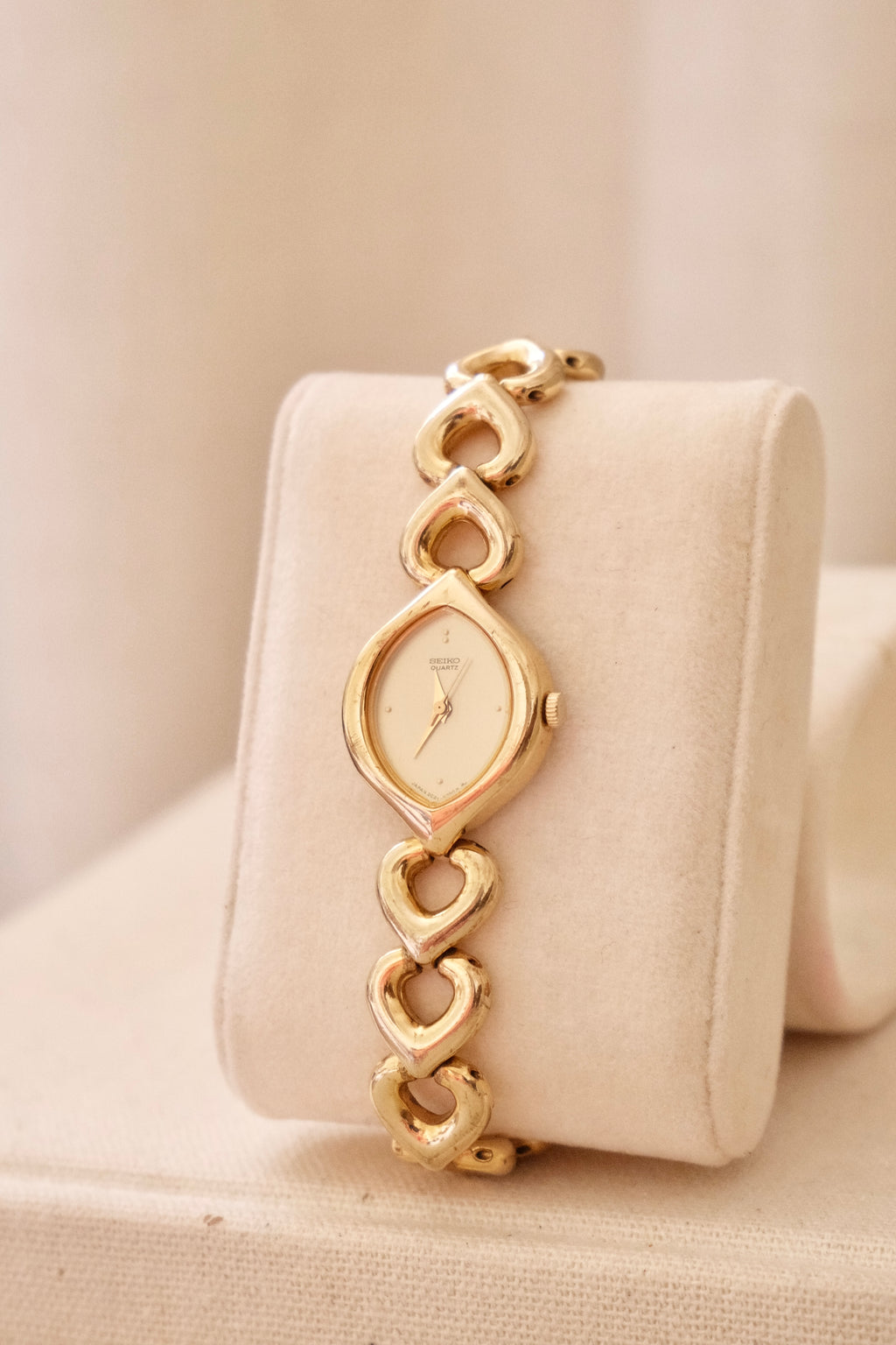 Rare 90s Ladies Gold Seiko Watch with Safety Chain – Working Quartz Vintage Watch