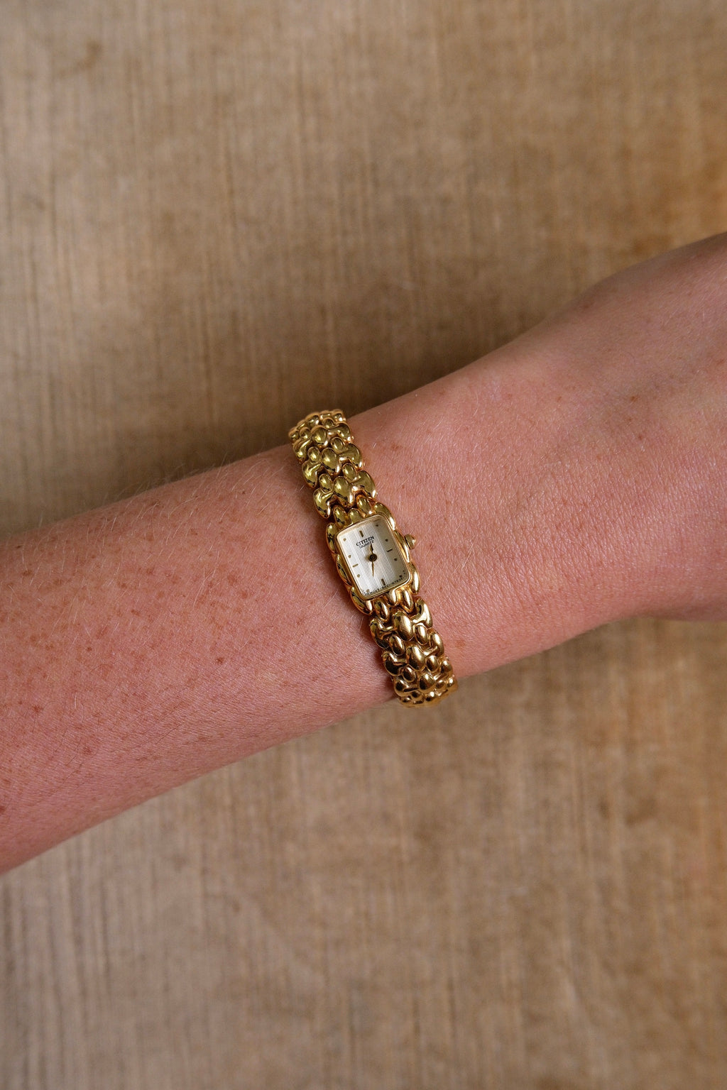Rare Vintage Ladies Petite Citizen Tank Style Gold Watch