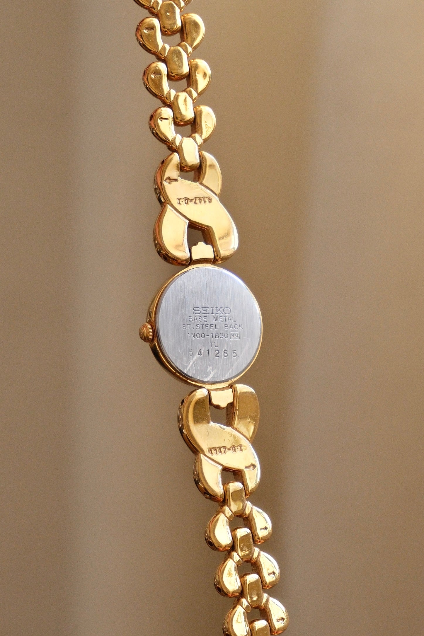Vintage Ladies Gold Seiko Quartz Watch Featuring a Striking Chunky Intertwined Link Bracelet