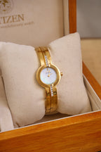 Vintage Ladies Citizen Eco Drive Watch MOP dial and Matching Bracelet Set in Orginal Wooden Box
