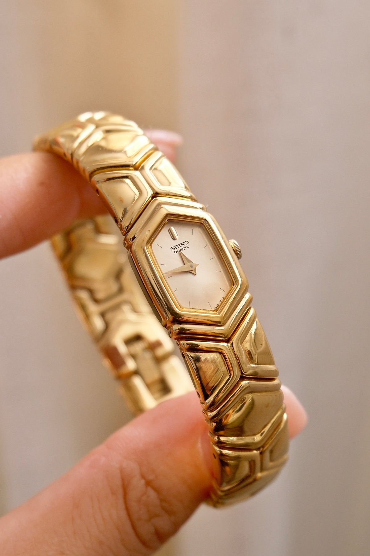 Vintage 1990s Seiko Ladies Hexagonal Quartz Watch Gold Plated Bracelet Style
