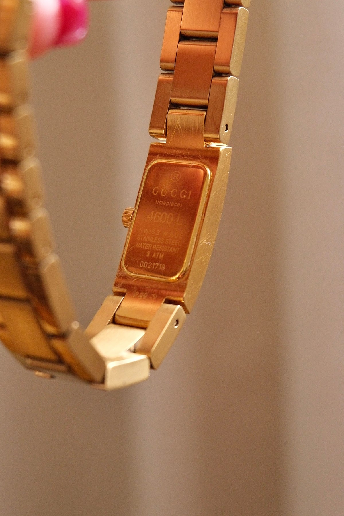 Vintage Gucci 4600L Ladies Quartz Watch Gold Tone Rectangular White Dial