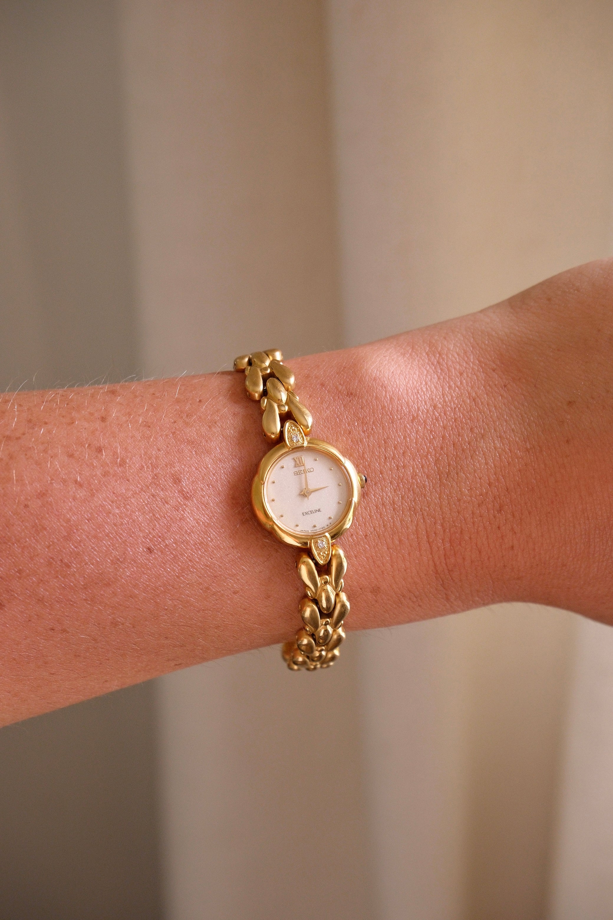 Vintage 90s Ladies Gold Seiko Exceline Watch with Diamond Accents Working