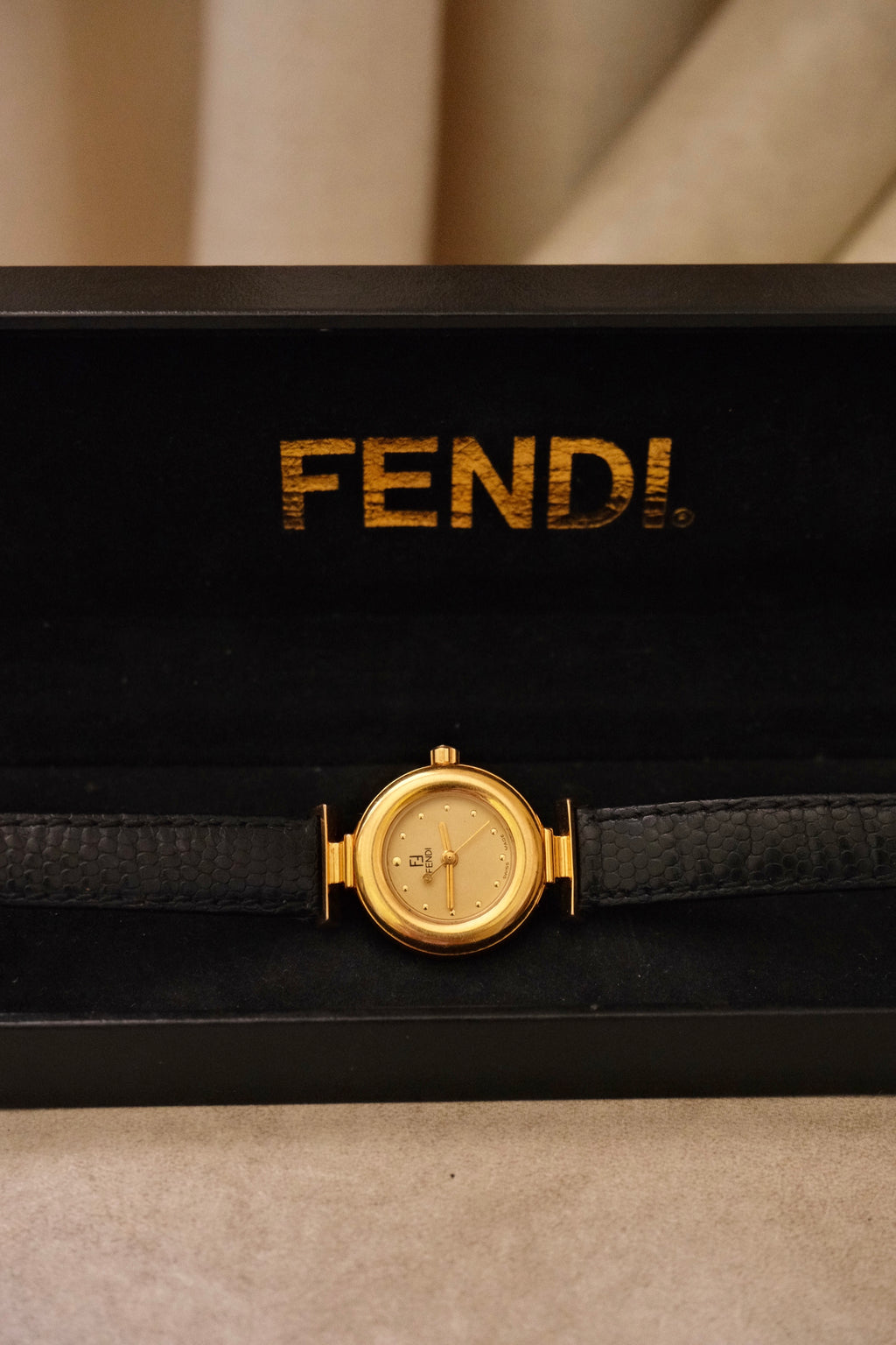Fendi Orologi 320L Vintage Ladies Gold Champange Dial Leather Strap Watch In Box Working