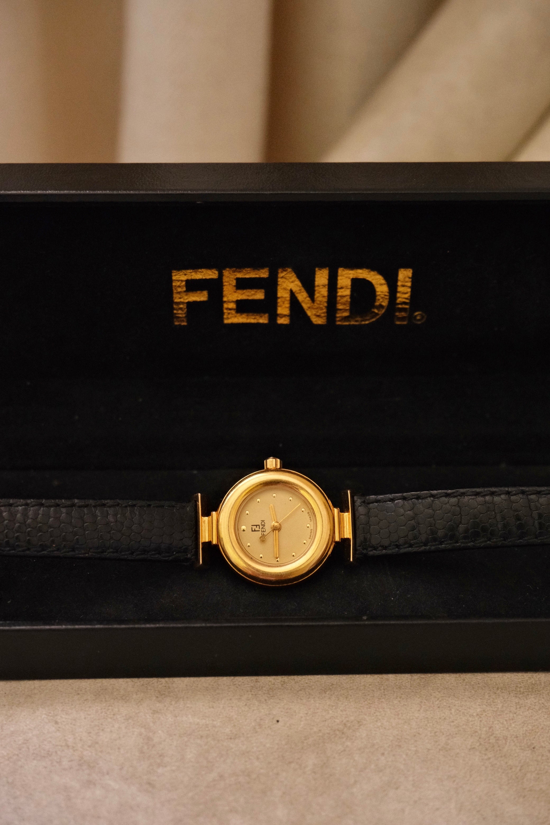 Fendi Orologi 320L Vintage Ladies Gold Champange Dial Leather Strap Watch In Box Working