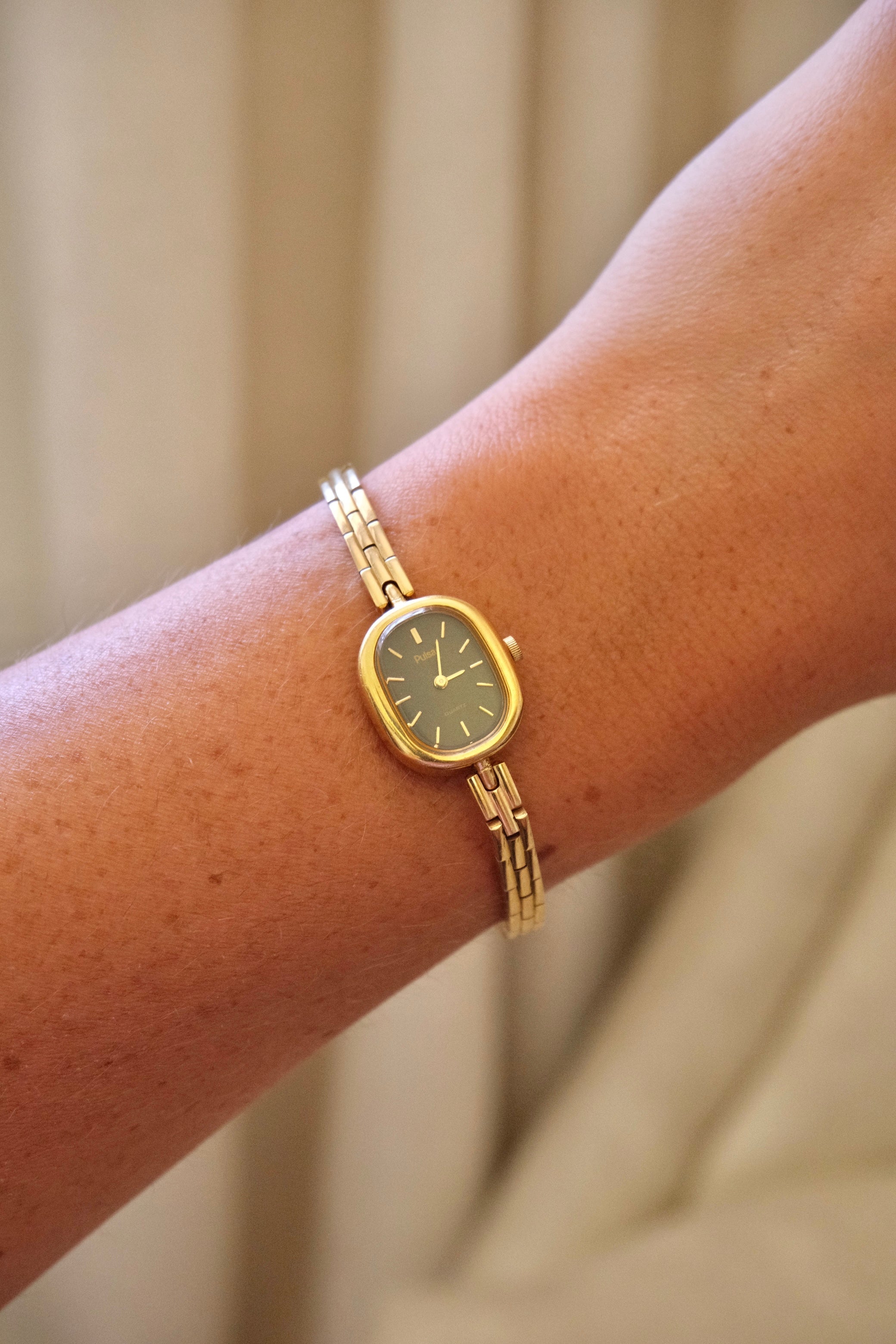 Vintage Ladies Gold Pulsar Watch Black Dial Working