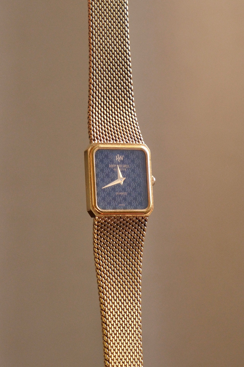 Vintage Raymond Weil Genève 5702 Ladies Watch 18K Gold Plated Quartz 1980s Swiss