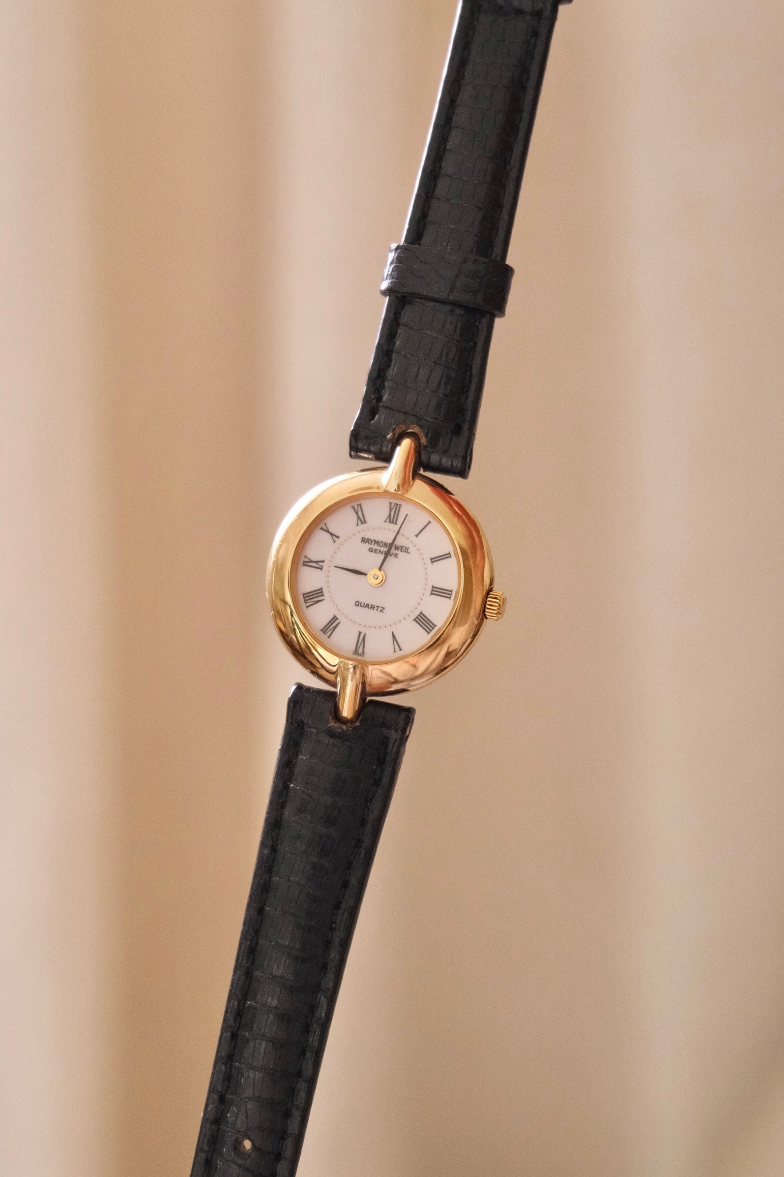 1990s Raymond Weil Geneve Petite Gold Plated Watch Roman Numerals Quartz Swiss Dress Watch Women