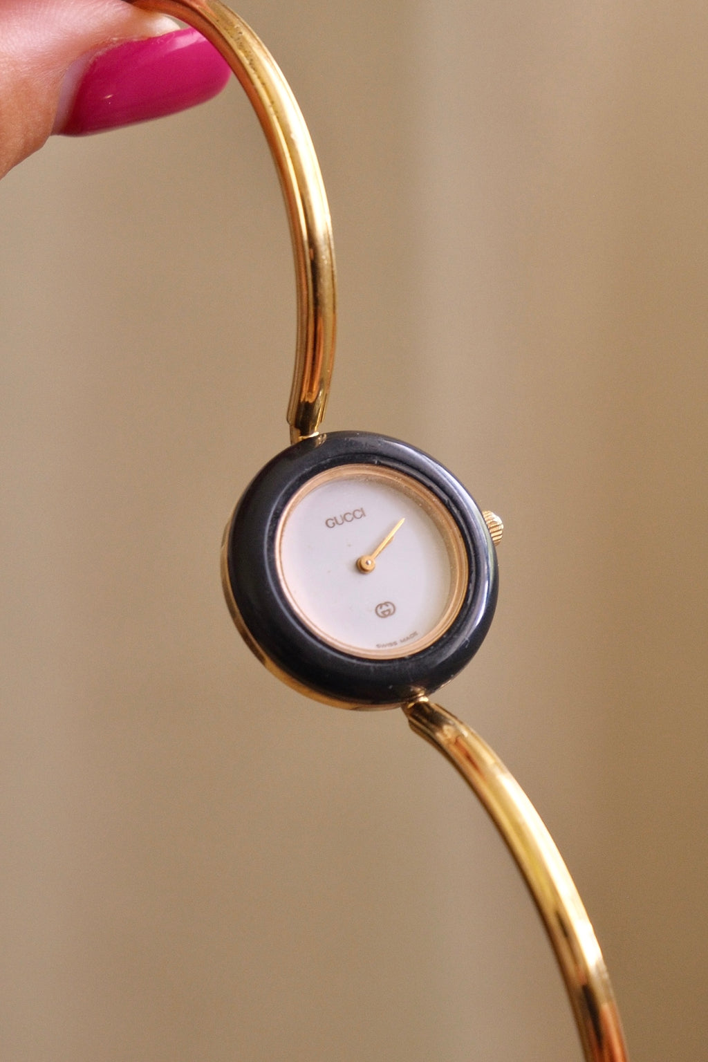Vintage Gucci 1100L Gold Plated Interchangeable Watch with Black Bezel White Dial