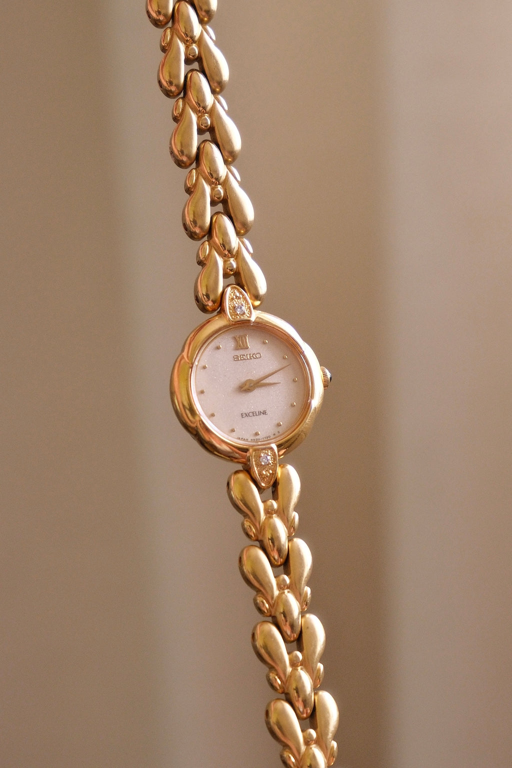 Vintage 90s Ladies Gold Seiko Exceline Watch with Diamond Accents Working