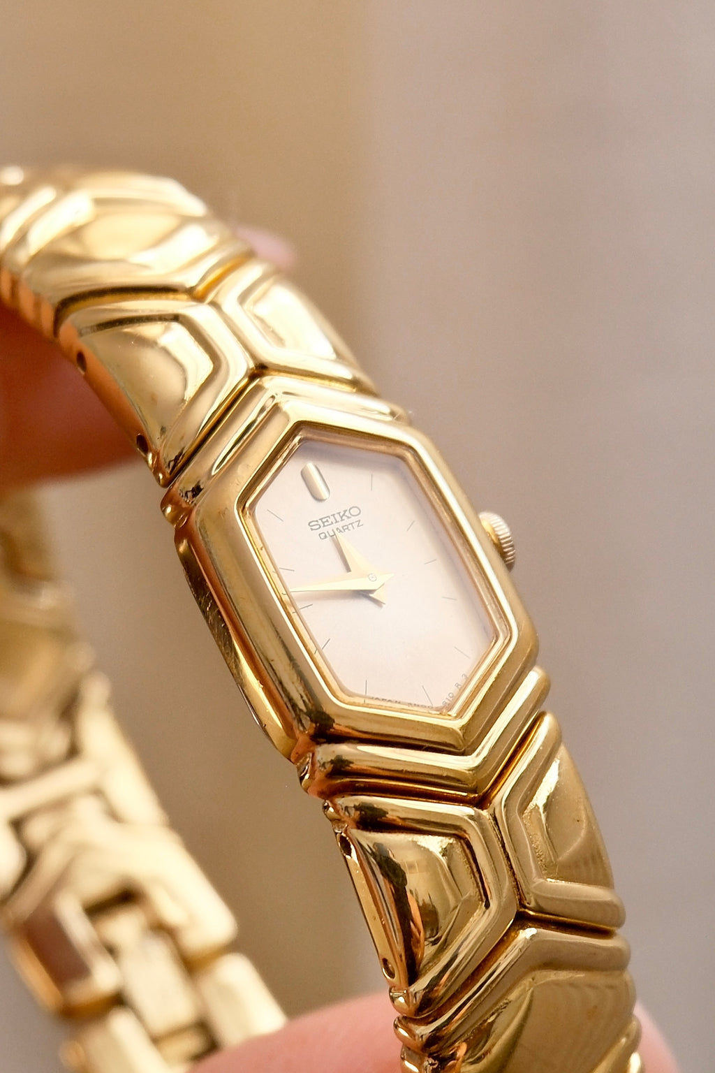 Vintage 1990s Seiko Ladies Hexagonal Quartz Watch Gold Plated Bracelet Style
