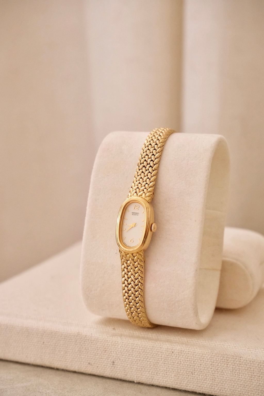 1980s/90s Near Mint Ladies Gold Dainty Seiko Watch in Box