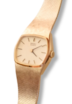 Vintage 90s Gold Ladies Seiko Watch with Textured Bracelet Strap Working
