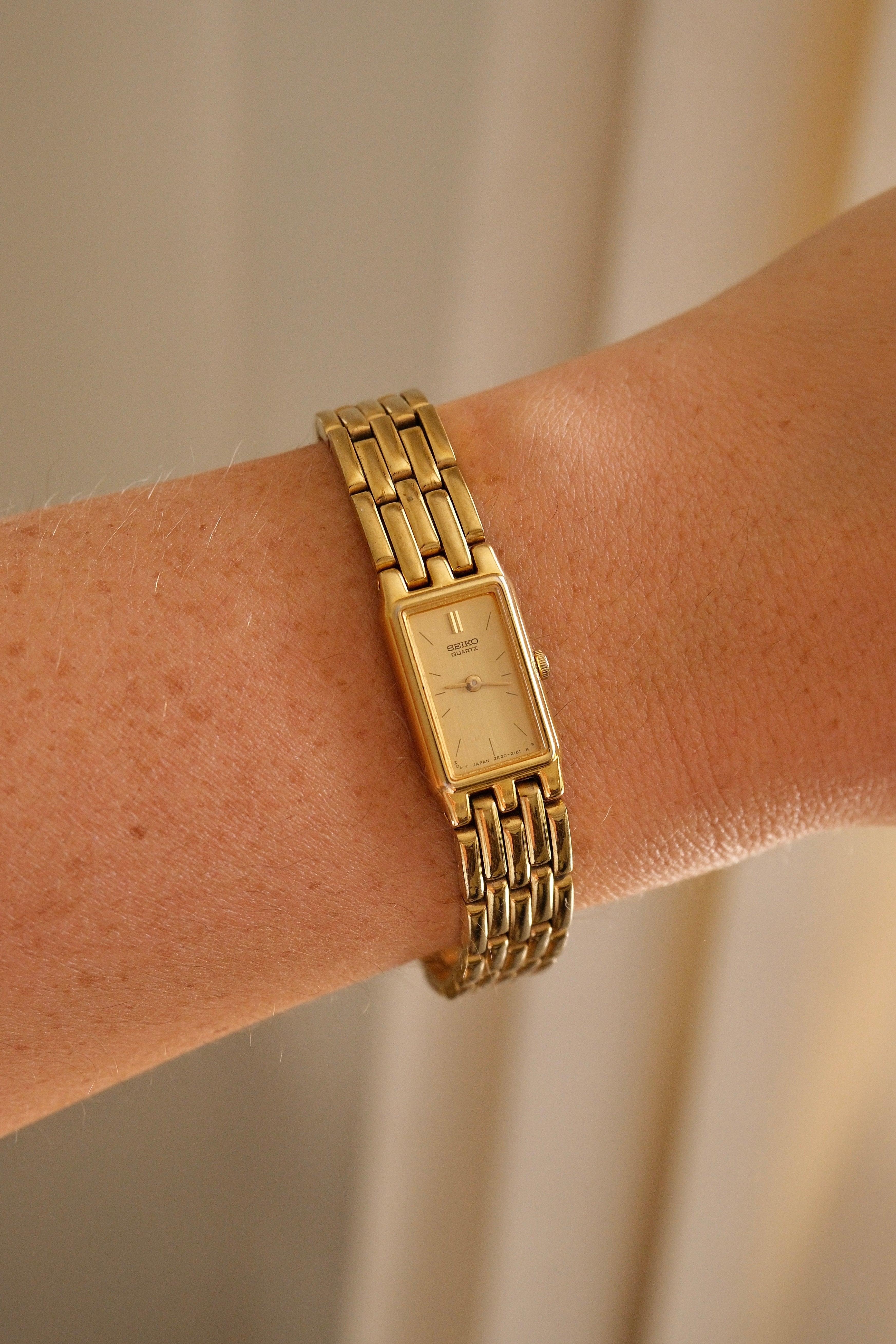 Slim Ladies 90s Gold Seiko Tank Style Quartz Watch Working