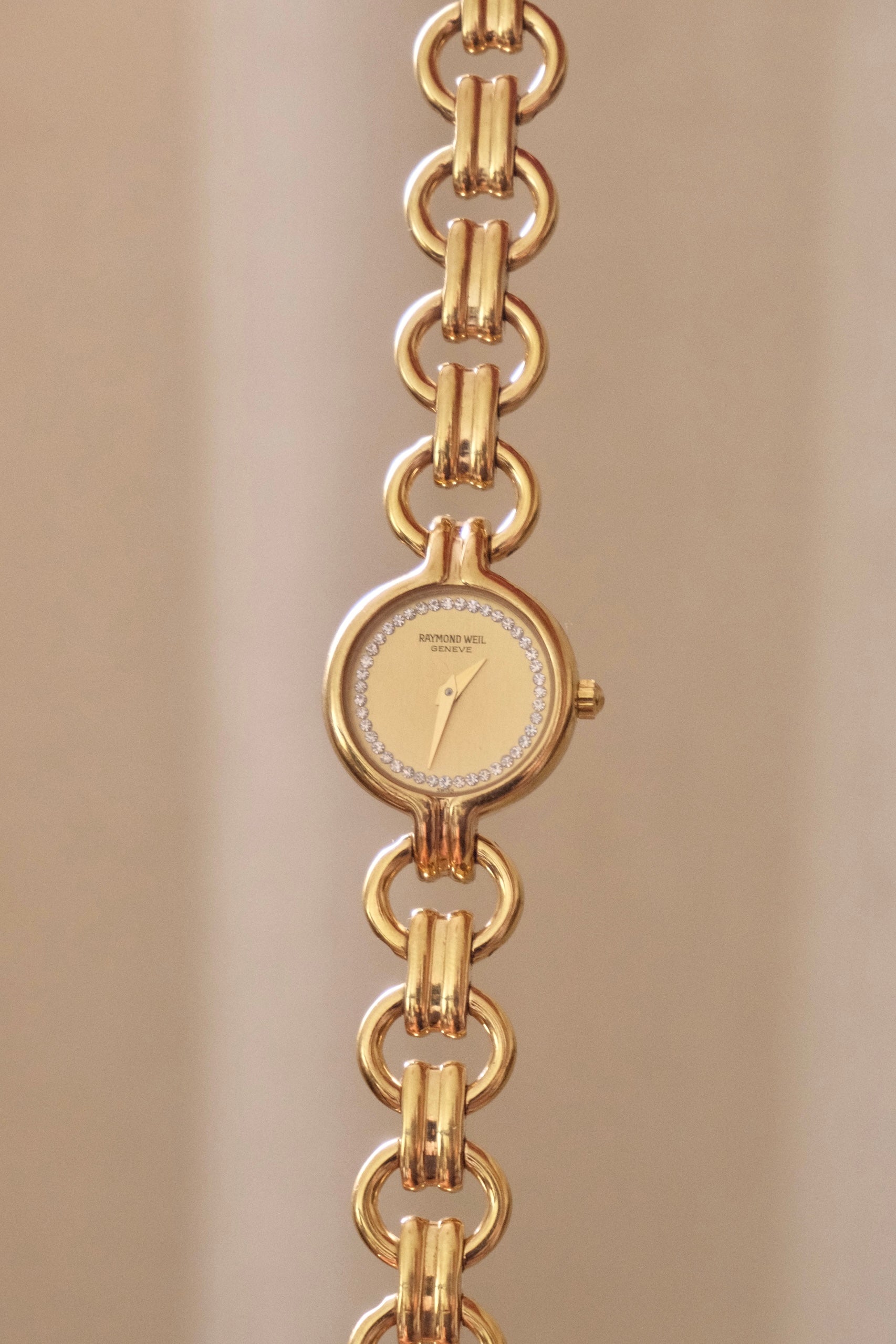 1990s Vintage Ladies 18k Gold Plated Raymond Weil Crystal Accent Dial Watch Working