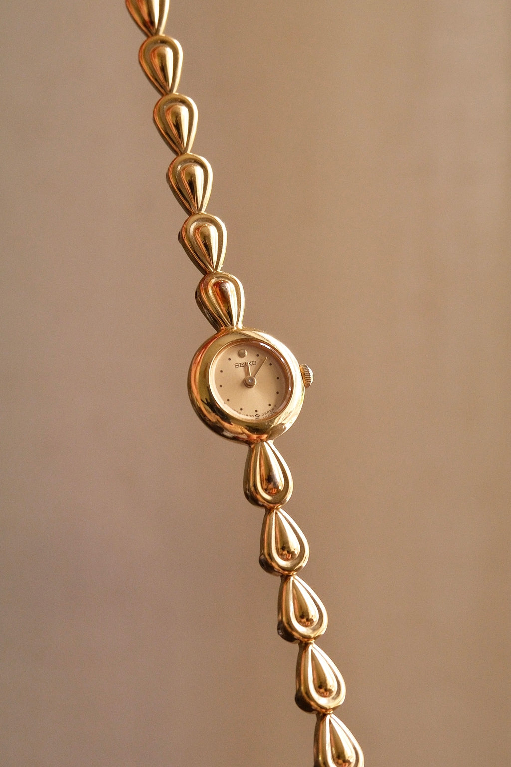 Rare Vintage Petite Tiny Gold Tear Drop Bracelet Seiko Watch